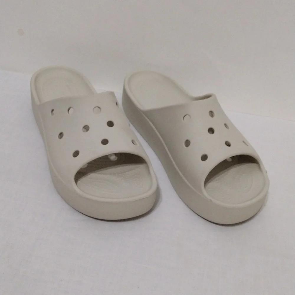 Crocs Classic Platform Slide Sandals Open Toe Lightweight Comfort US 8 Casual